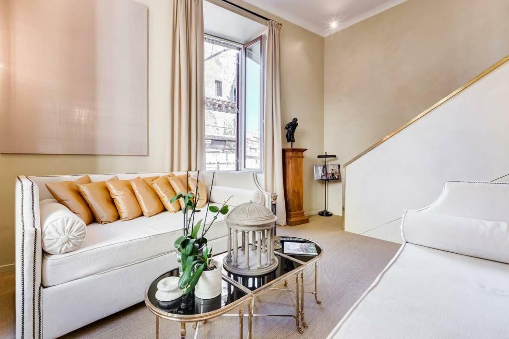 Luxurious Loft Facing The Pantheon Semesterbostad *